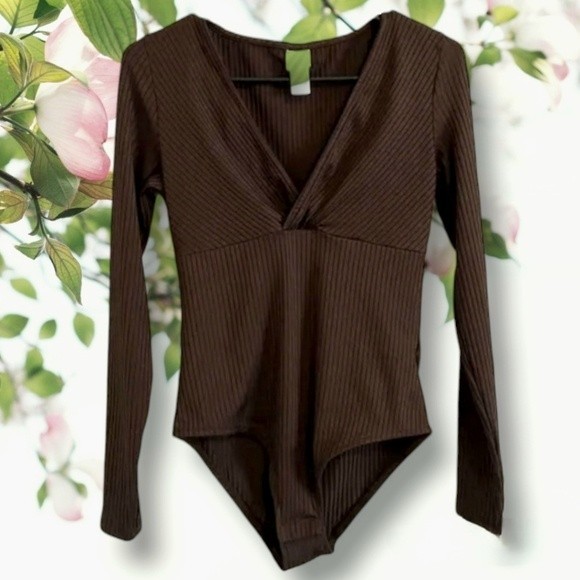 H&M Soft Comfortable Ribbed V-neck Long Sleeve Brown Bodysuit, Small - Picture 2 of 10